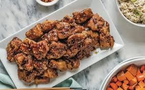 وجبة من موزات لحم الغنم بدون عظم مع الأرز